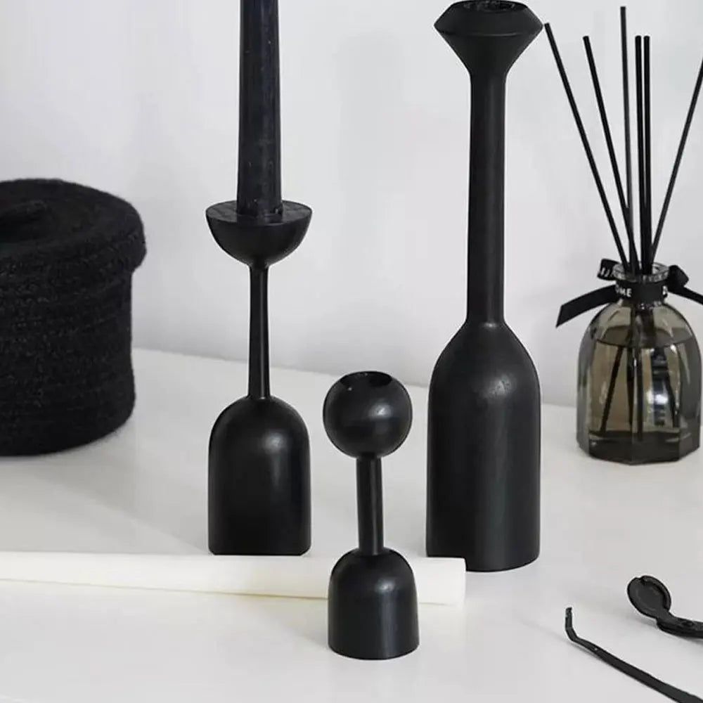 Bougeoirs Noirs en Bois – Design Minimaliste et Élégant