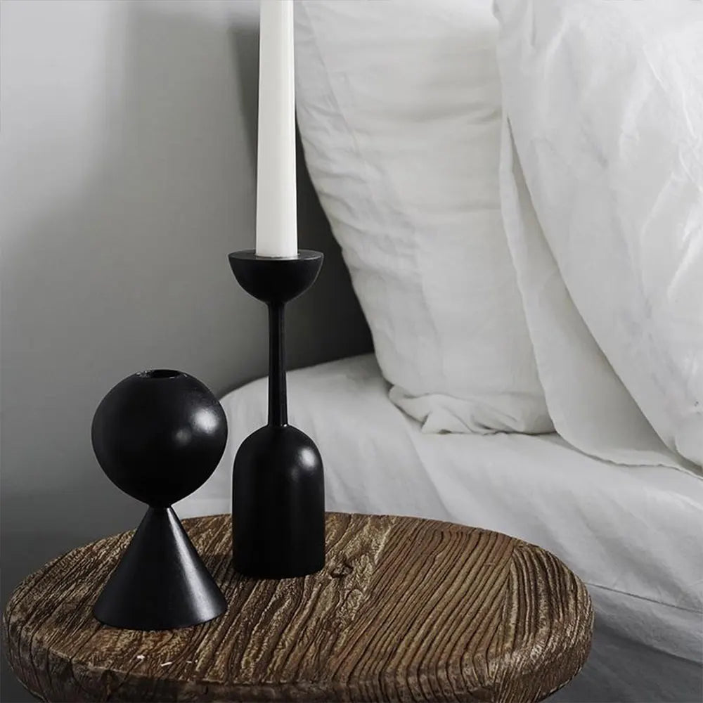 Bougeoirs Noirs en Bois – Design Minimaliste et Élégant