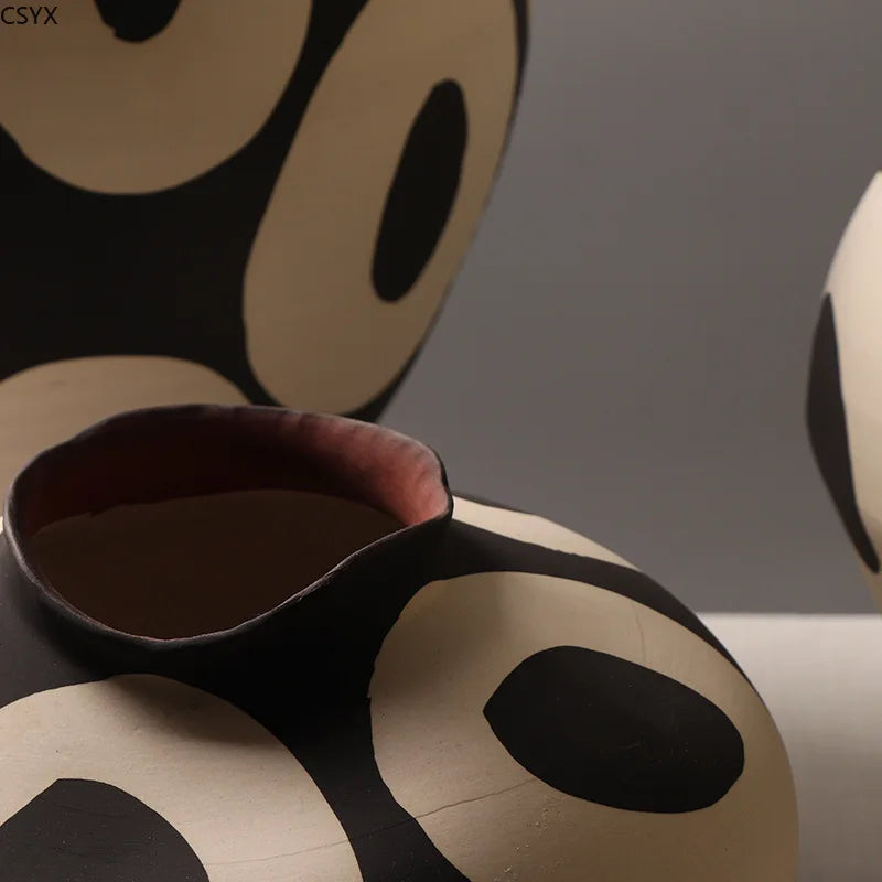 Vase Géométrique en Céramique