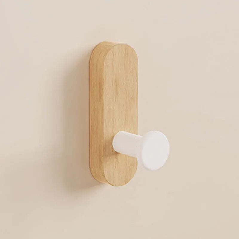 Crochet mural adhésif en bois effet noyer – Design minimaliste