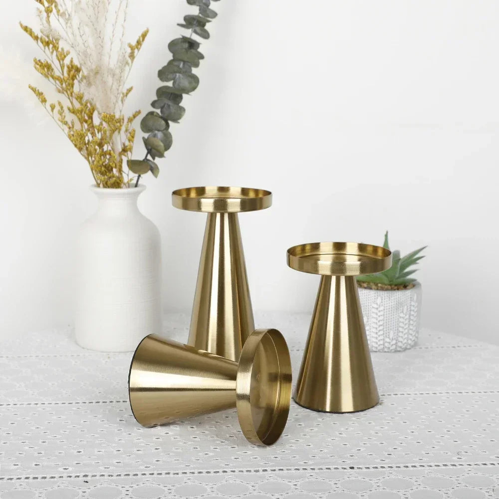 Lot de 3 Bougeoirs Dorés en Métal – Décoration Élégante et Moderne