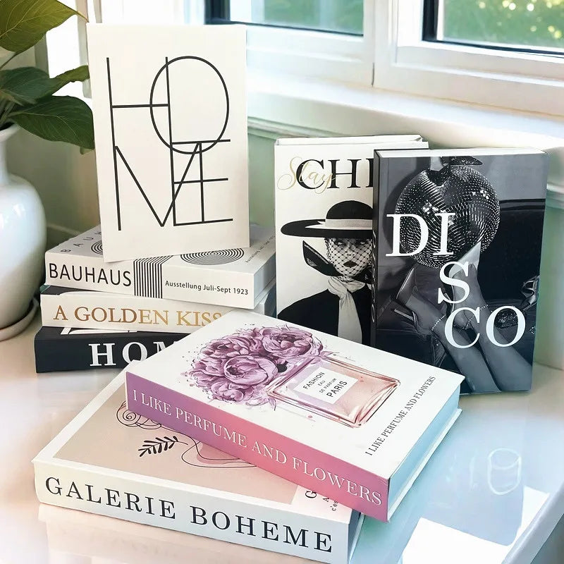 Faux livre décoratif avec boîte de rangement de luxe