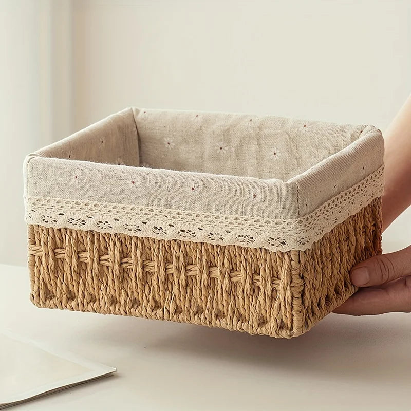 Petit panier tressé décoratif