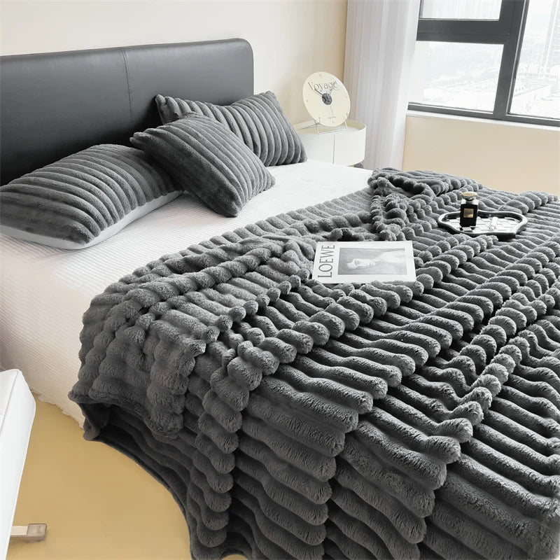 Plaid de Luxe Côtelé Ultra Doux – Couverture Cocooning pour Lit et Canapé